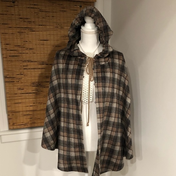 Robbi & Nikki by Robert Rodriguez Jackets & Blazers - Robbi & Nikki Cape